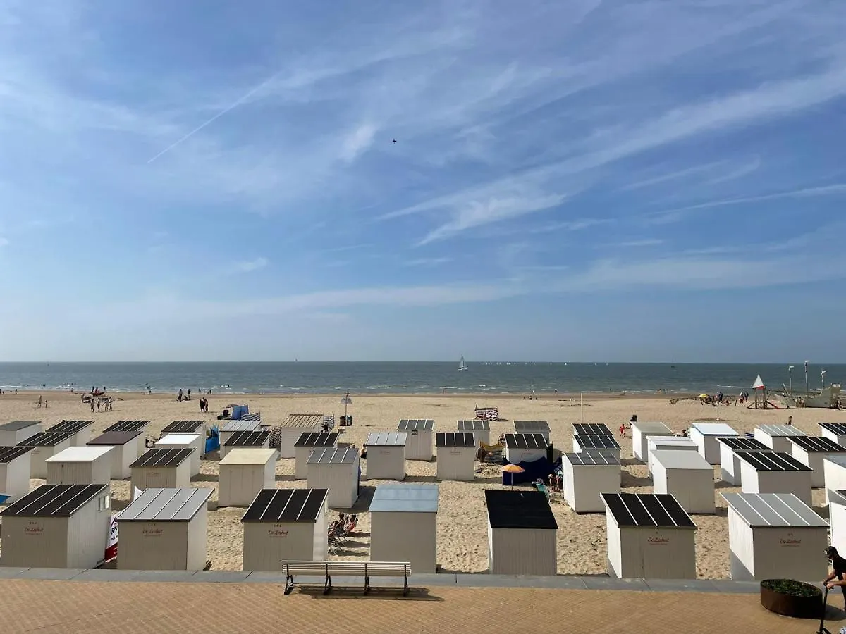 Apartman Uniek Appartement Op De Zeedijk Met Parking Ostende Belgium