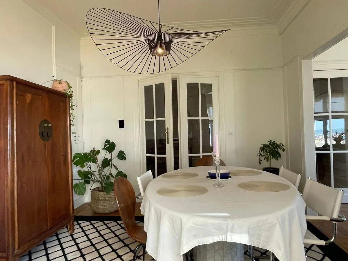 Uniek Appartement Op De Zeedijk Met Parking Ostend Apartment
