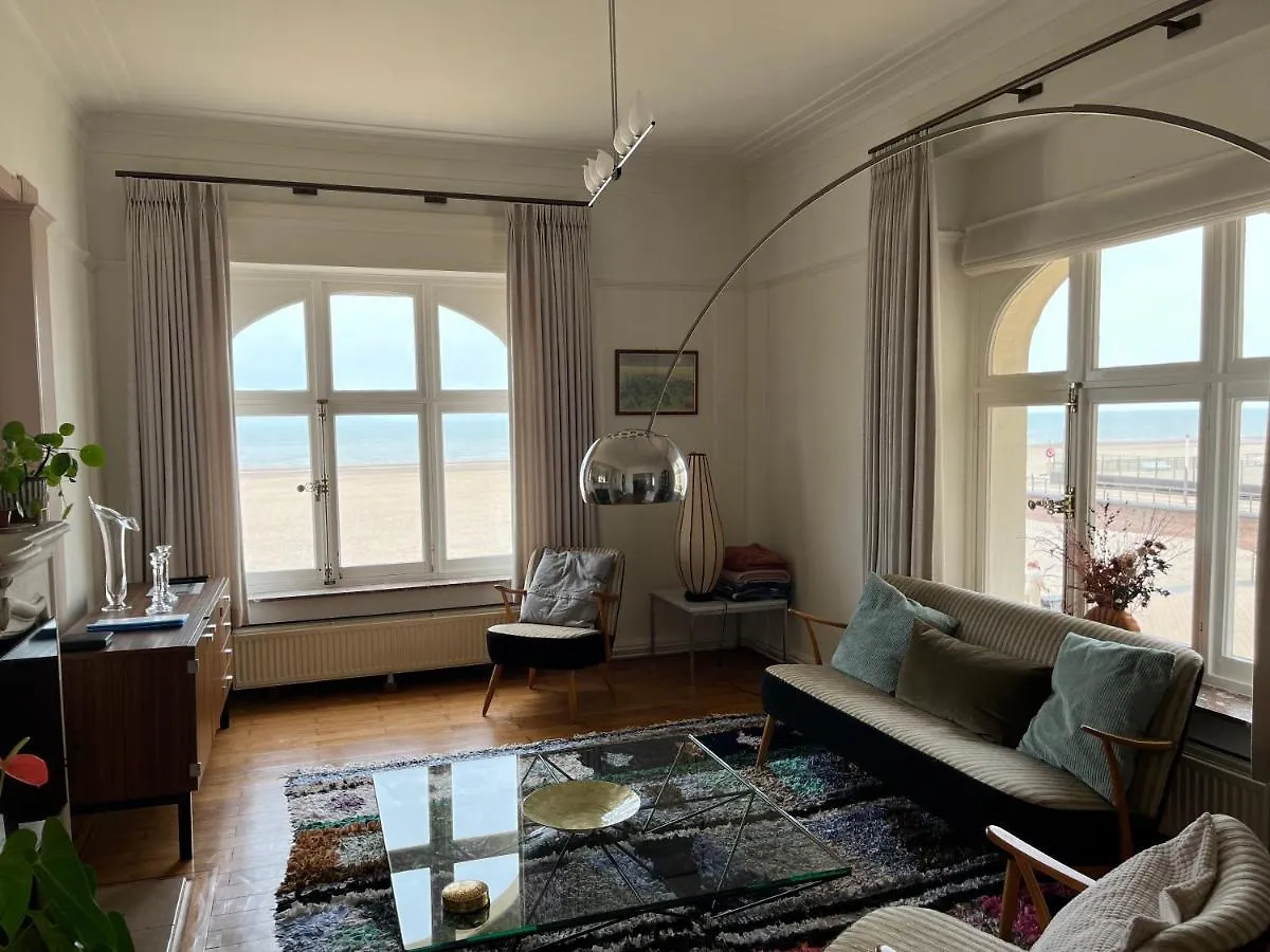 Uniek Appartement Op De Zeedijk Met Parking Ostende 0*,