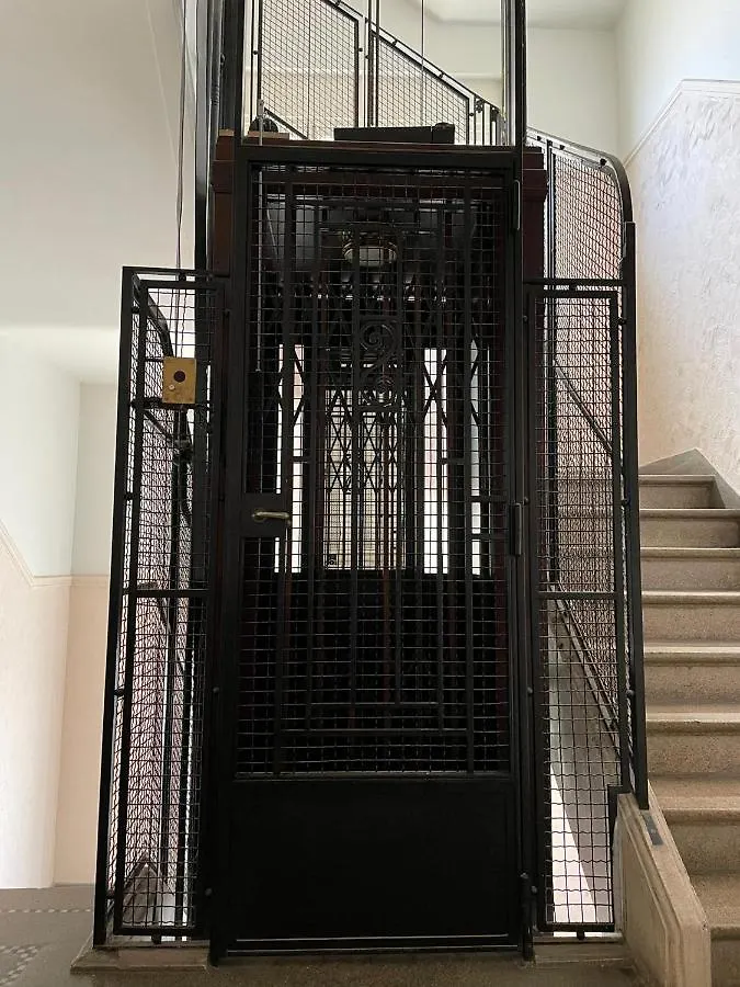Uniek appartement op de Zeedijk met parking Oostende