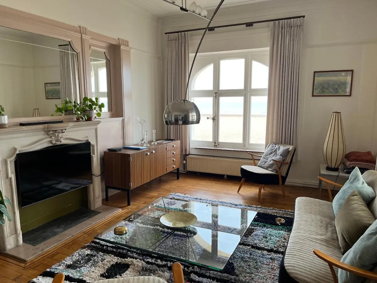 Uniek appartement op de Zeedijk met parking Oostende